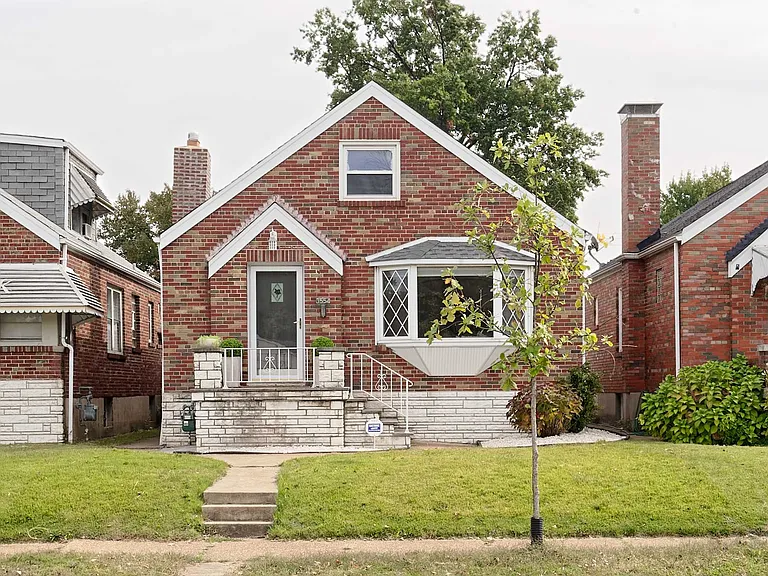 3554 Jamieson Ave — Photo 1