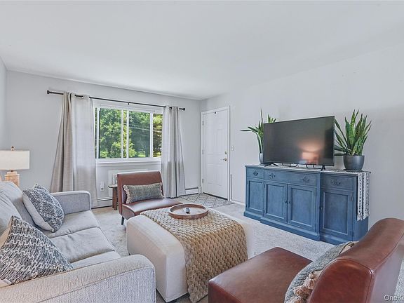 4th image of 90 Osborne Hill Road #B14