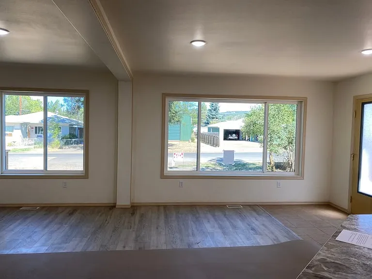 111 W Brooks St — Photo 2