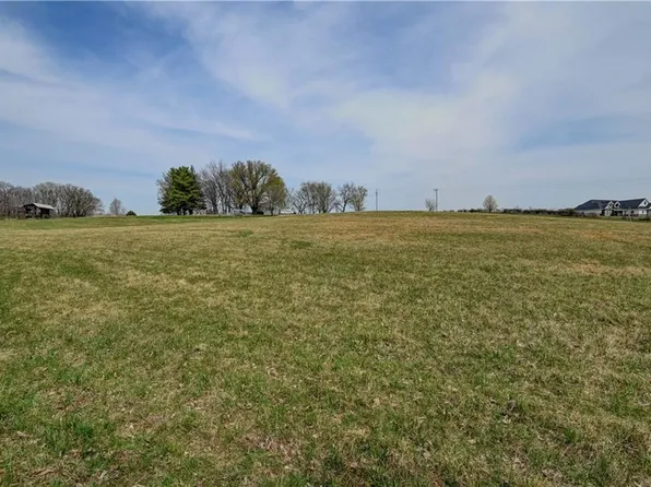 14000 NW Walker Rd, Kansas City, MO 64163