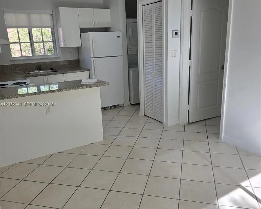 3090 Bird Ave #303