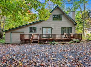 125 Basswood Dr, Lords Valley, PA 18428