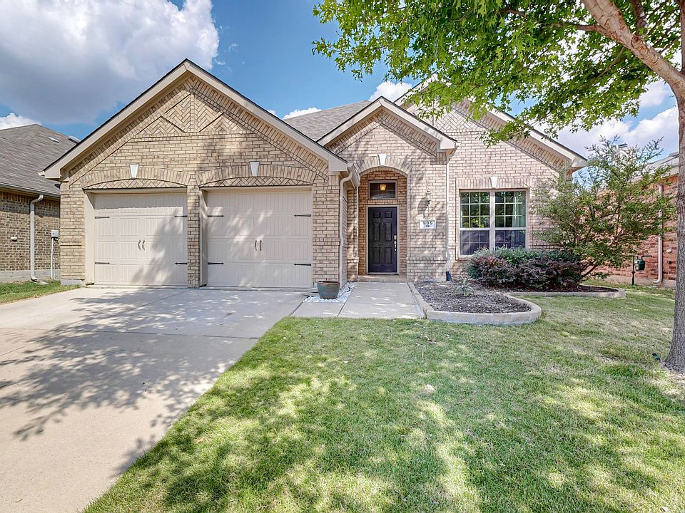 1st image of 909 Green Coral Dr