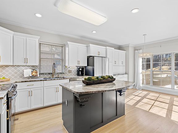 3rd image of 22539 Timberwood Dr