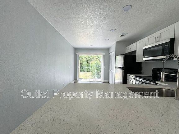5th image of 440 S Hill Ave