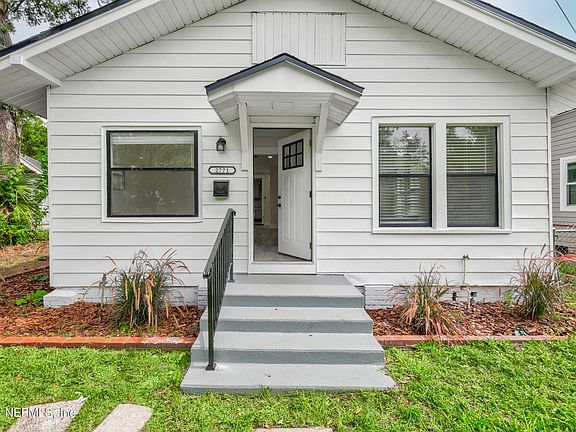 2nd image of 2771 COLLEGE Street