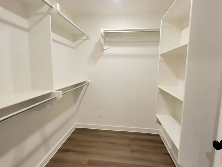 5546 Auburn St — Photo 11