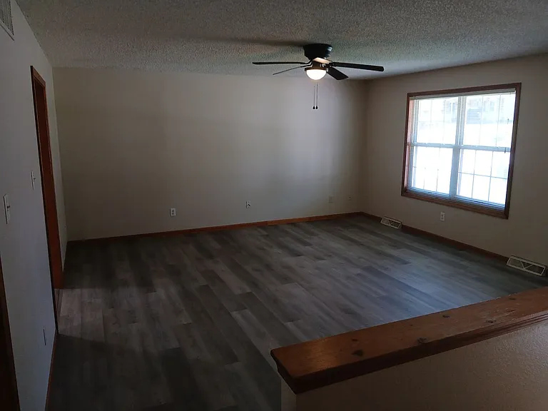 5102 Charm Ridge Dr — Photo 3