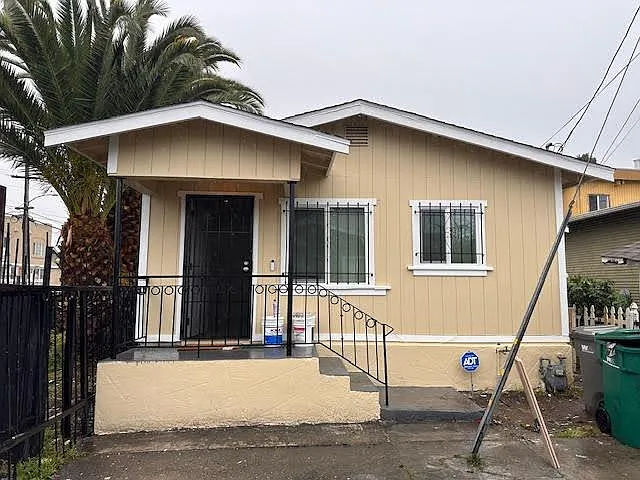 2227 62nd Ave — Photo 3