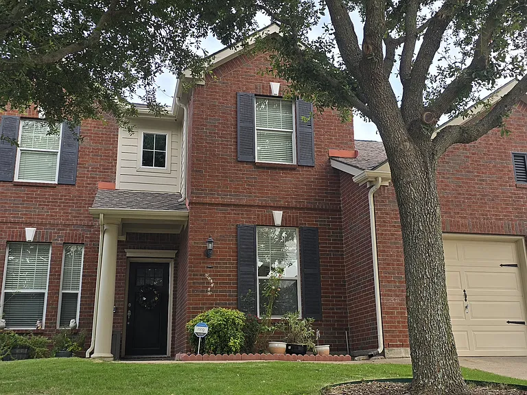 7805 Shasta Dr — Photo 1