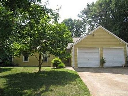 1st image of 922 River Rock Dr