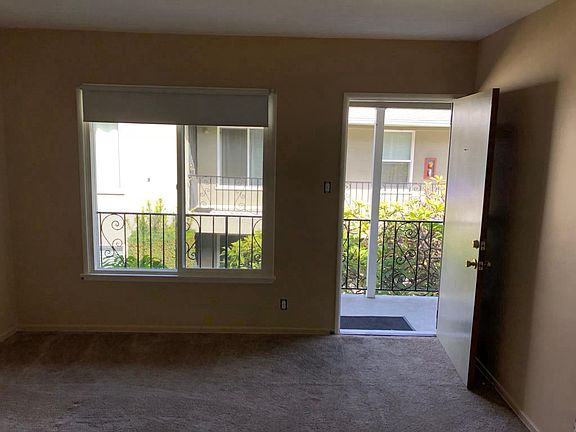Livingroom overlooks courtyard 