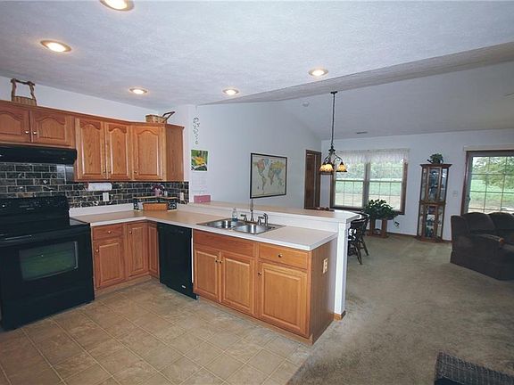 4th image of 2220 Navajo Trl