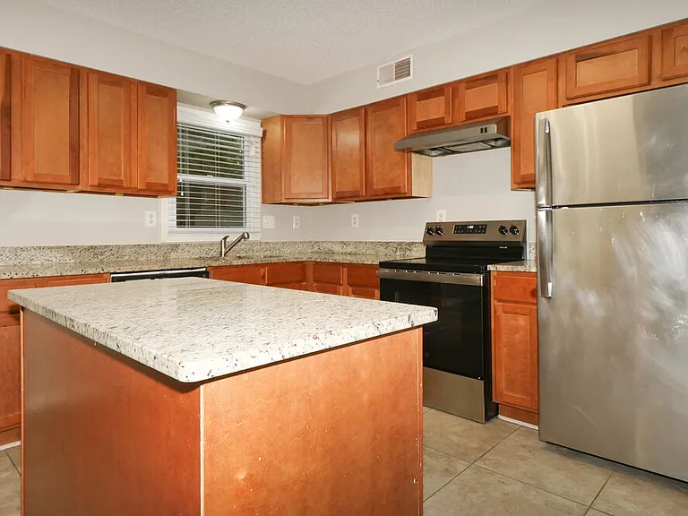 965 Hunters Point Dr — Photo 8