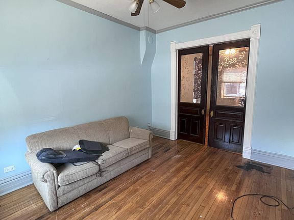 4th image of 715 N Willard Ct #1