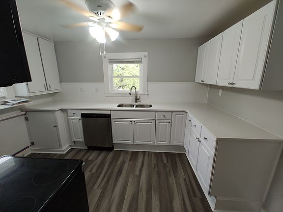 3rd image of 1700 Harrison Dr
