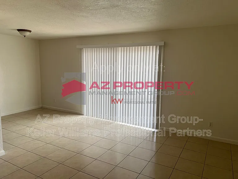 6033 W Golden Ln — Photo 7