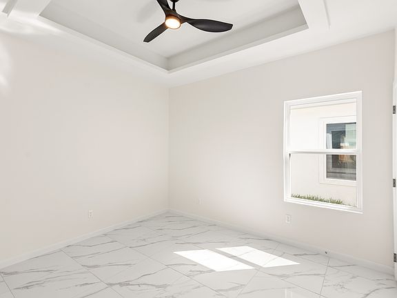 5th image of 504 N Emerald Ave #2