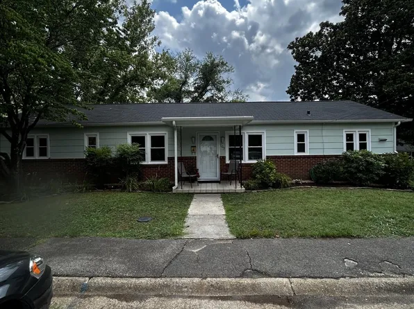 109 Hickory Pl, Oak Ridge, TN 37830
