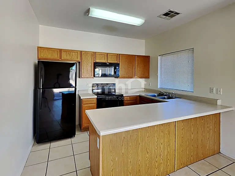 1576 E Orchid Ct — Photo 4