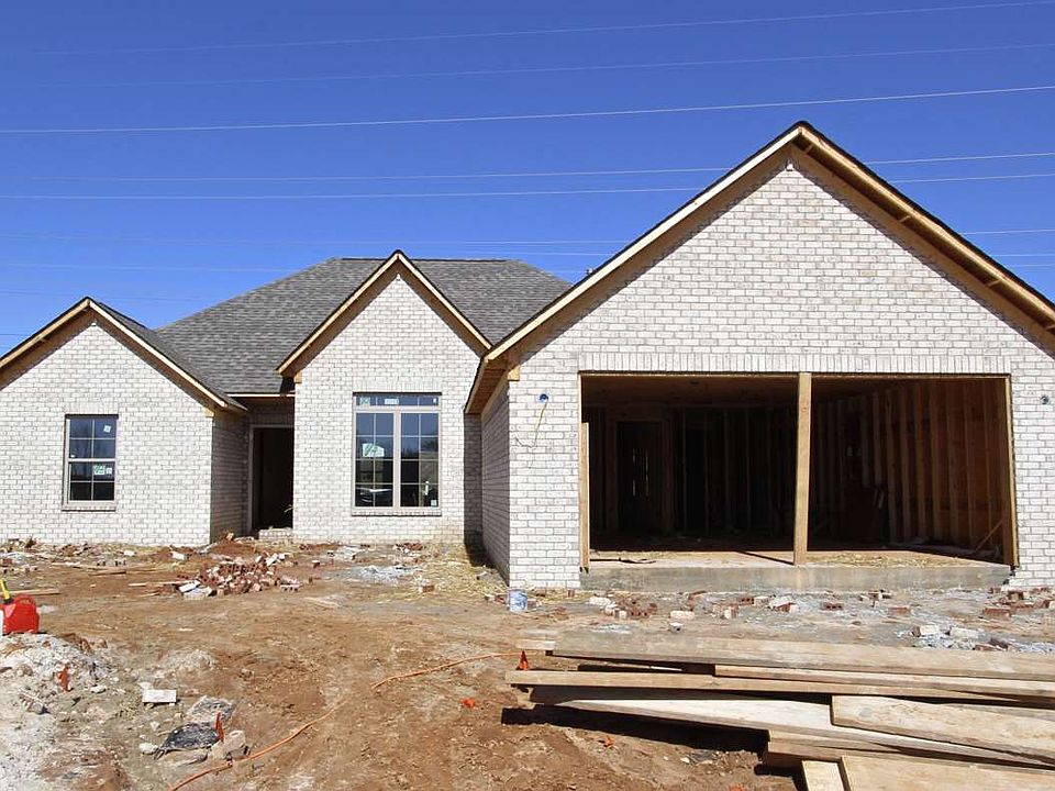 1st image of 77 Woodshire Cv