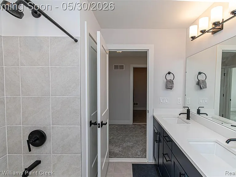 375 Amelia Cir — Photo 44