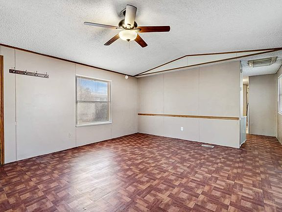 5th image of 524 Holly Park Dr