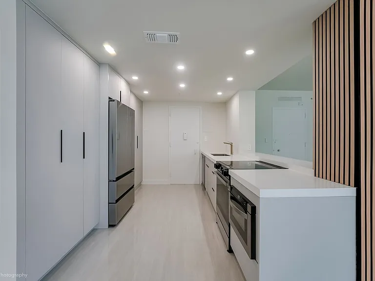 5055 Collins Ave — Photo 2
