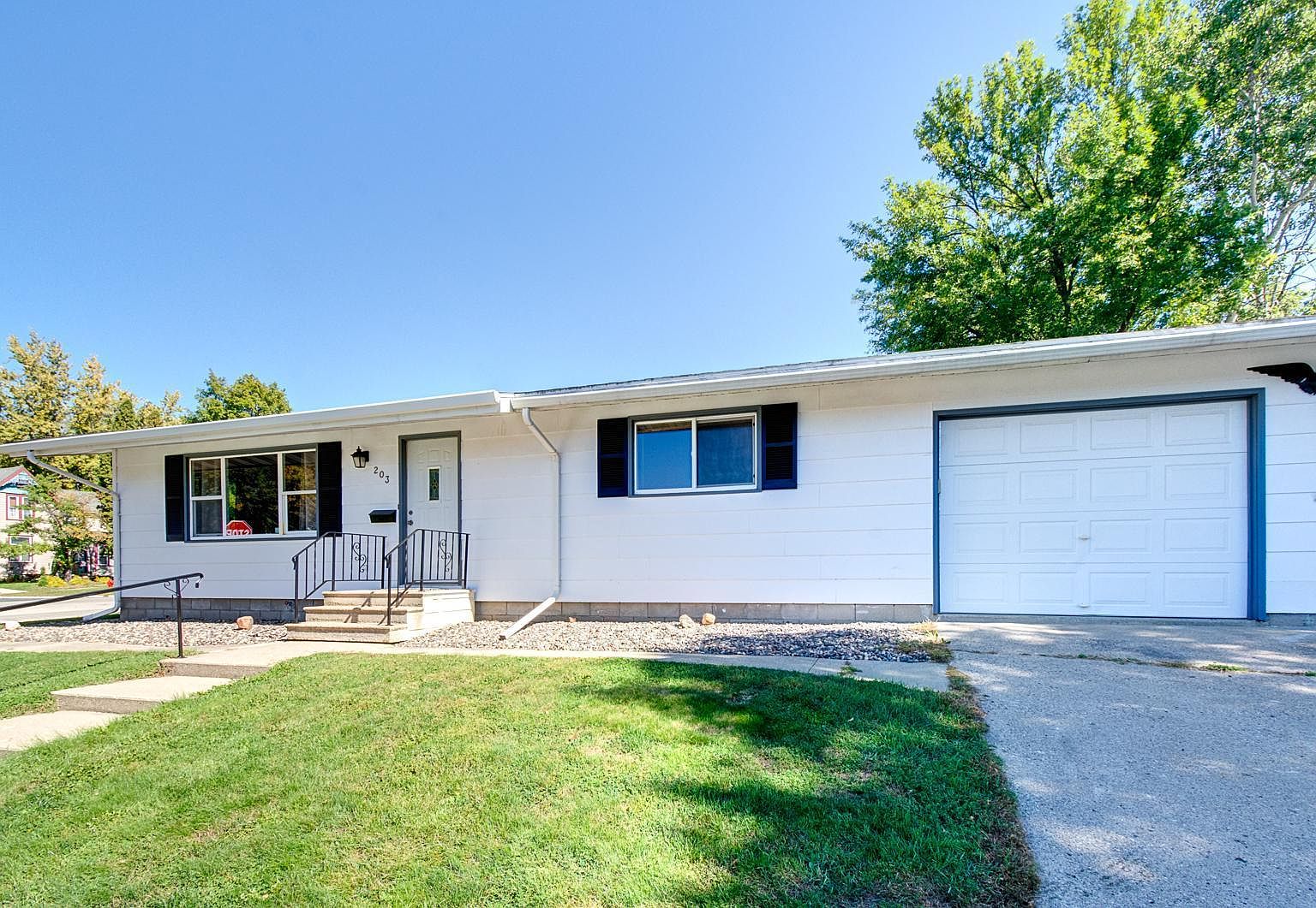 203 State St, Kenyon, MN 55946 MLS 6358316 Zillow