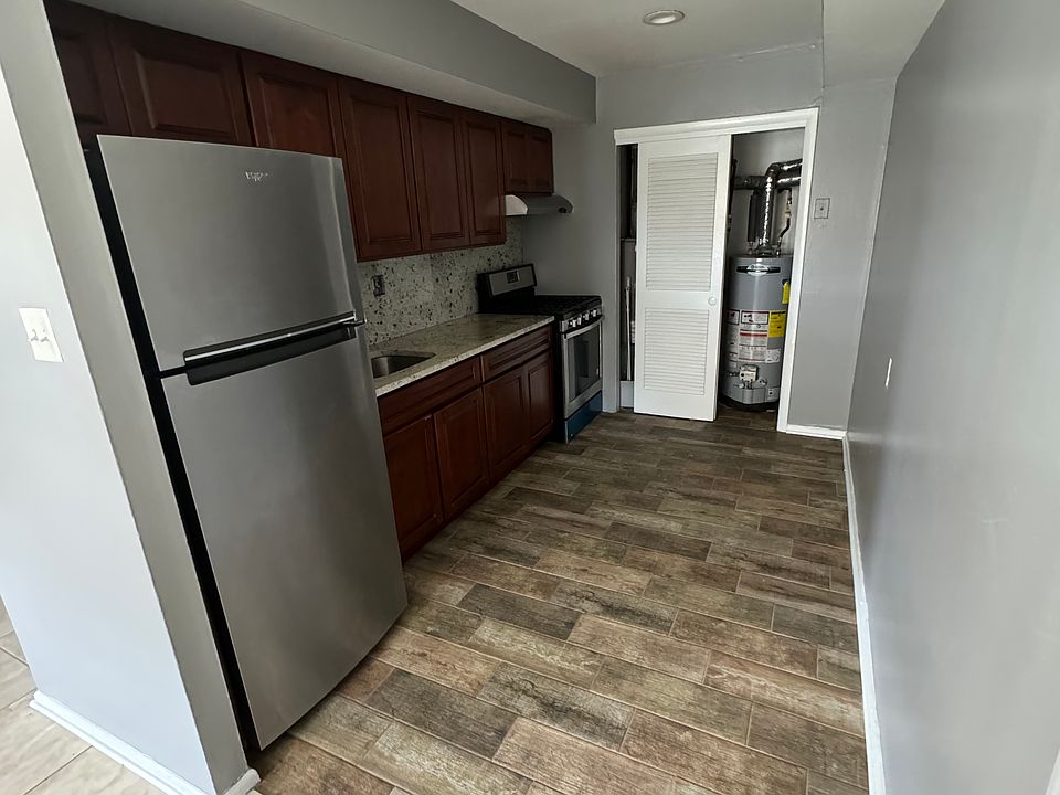 1st image of 1819 Beyer Ave Floor 1