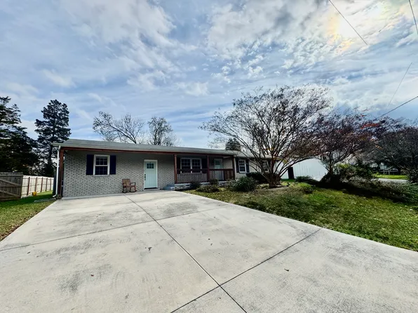 824 Noragate Rd, Knoxville, TN 37919