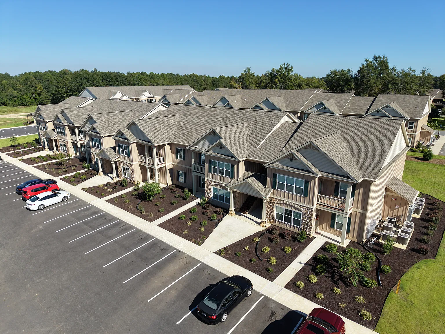 Woodlawn West Apartment Homes — Photo 2