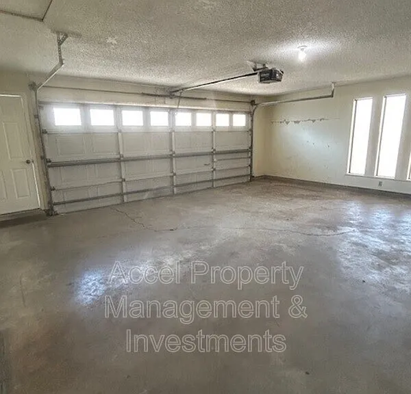 1416 Grovewood Dr — Photo 15
