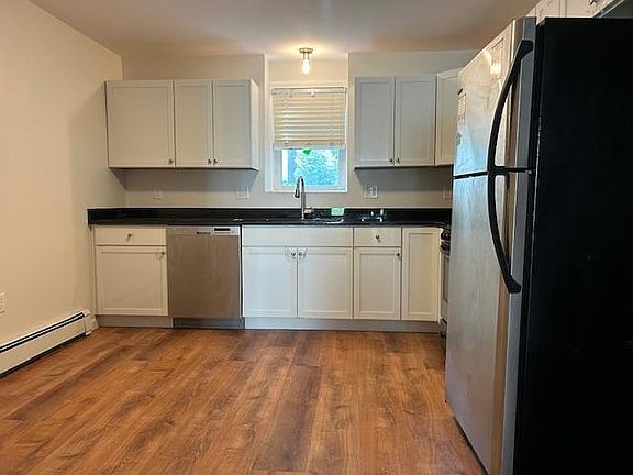 4th image of 123 New River Rd APT 2