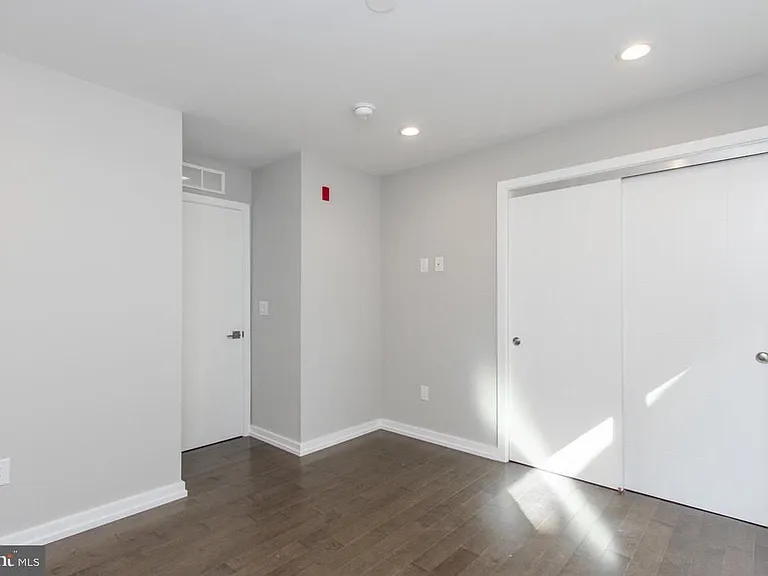 720 S Sartain St #1 — Photo 11