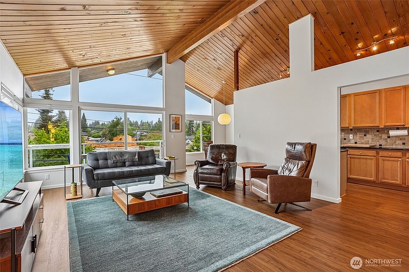 3rd image of 5249 40th Avenue NE #404