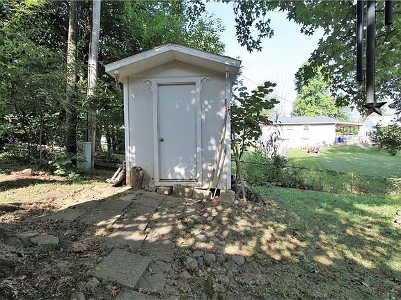 5th image of 606 Crescent Dr