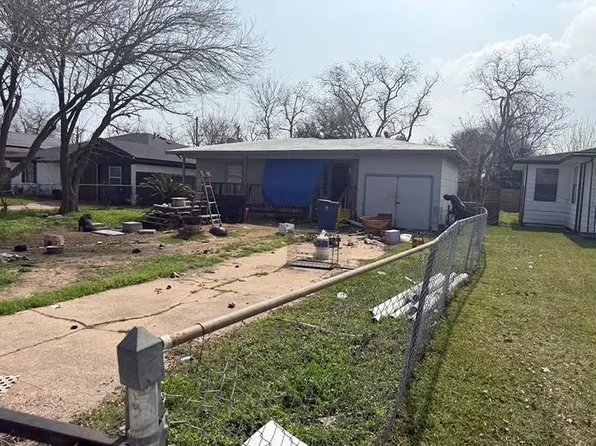 29 17th Ave N, Texas City, TX 77590