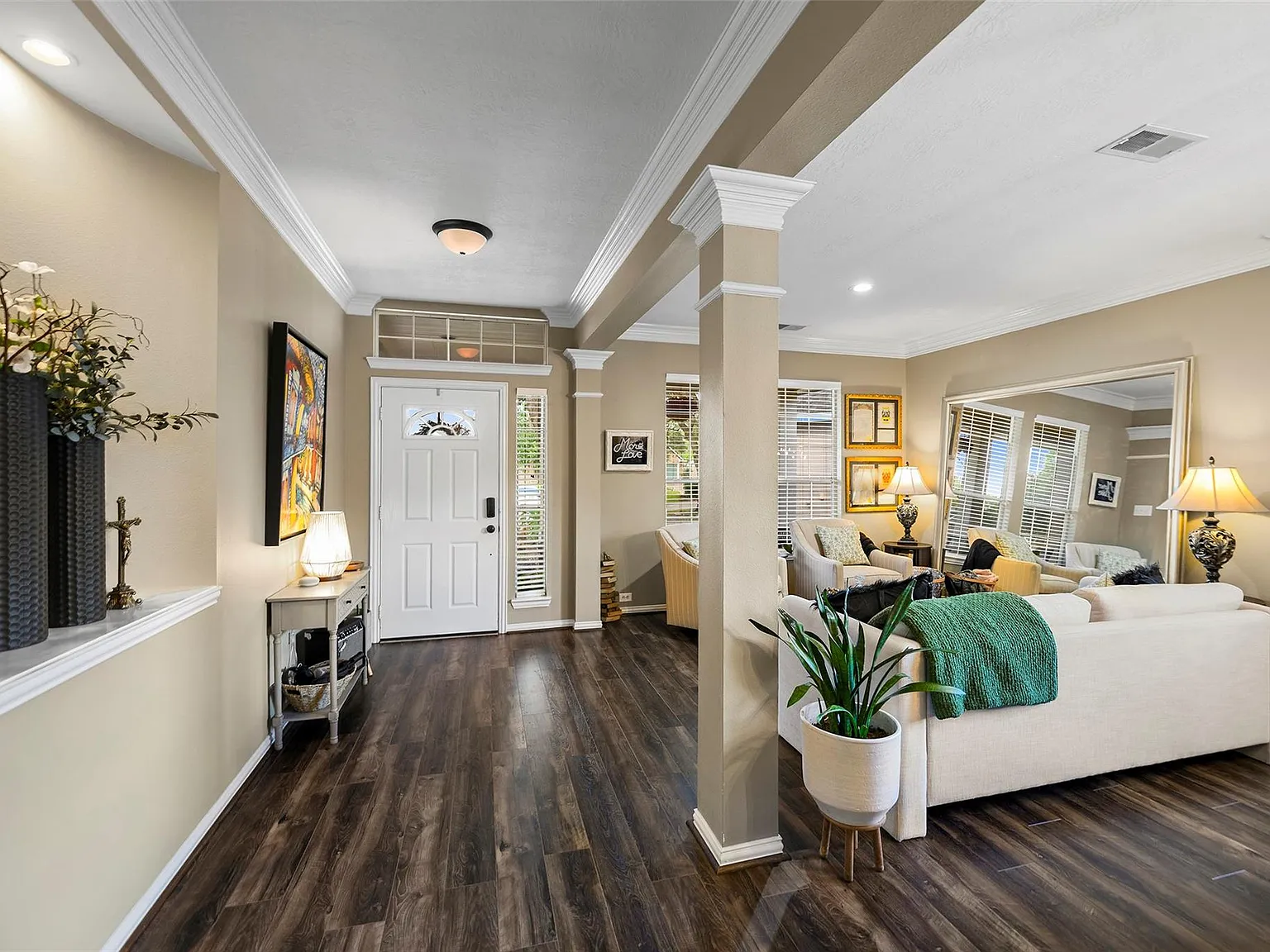 4 bed, 2.5 bath, 2482 sqft, $3,600 — Photo 3