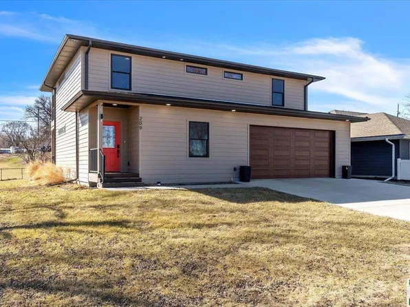 209 Merrill Ave, North Sioux City, SD 57049