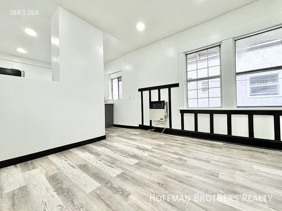 $1,200 Off! 3br/2ba Near Dtla With Stainless Steel Appliances, Natural Light & Parking Available! — Photo 1