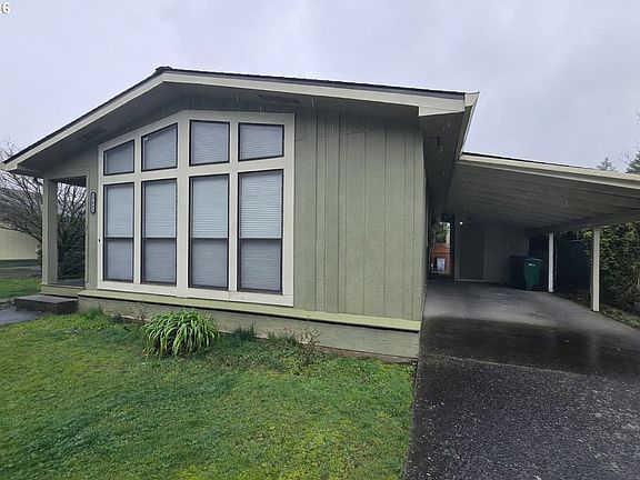 2nd image of 17442 NE Glisan St #2