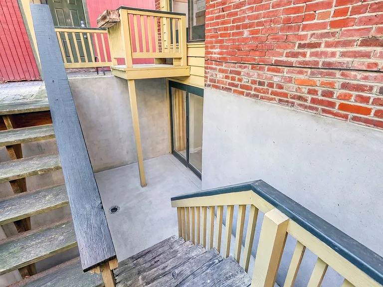 411-411 1/2 Walnut St — Photo 19