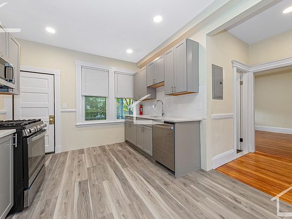 2nd image of 44 Brackett St #4A