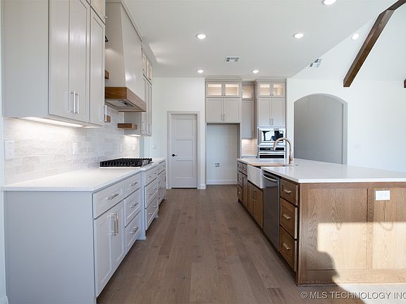 5th image of 23276 E 106th St S