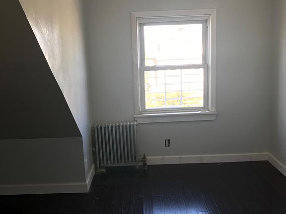 2nd image of 12 Washington Pl