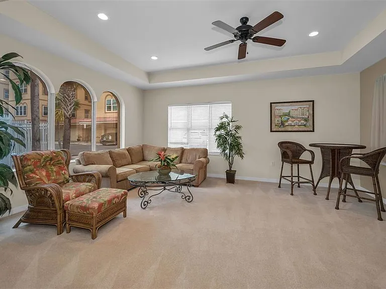606 Wells Ct #202 — Photo 47