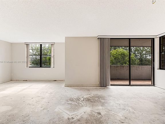 4th image of 10850 N Kendall Dr Unit 317