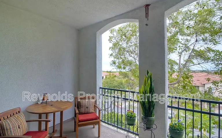 2175 Caminito Leonzio #28 — Photo 9