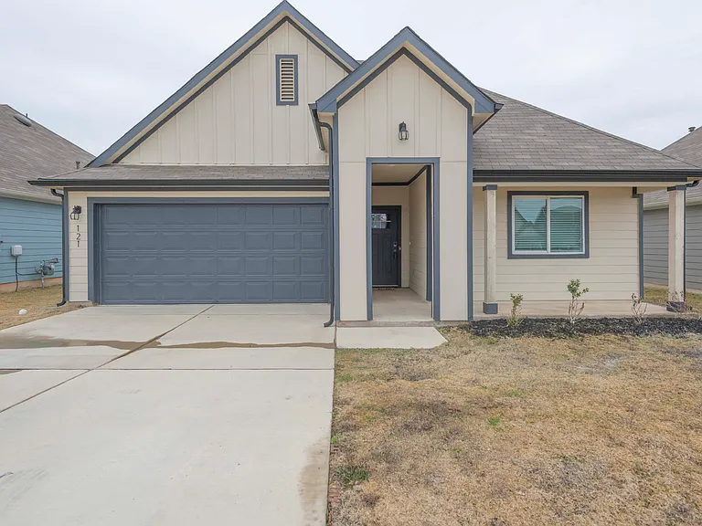 121 Fort Clark Springs Dr — Photo 2